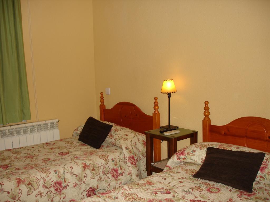 Hostal Puerta Bonita Vista Alegre Μαδρίτη Εξωτερικό φωτογραφία